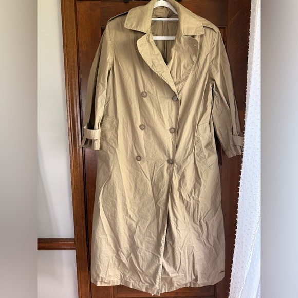 Vintage Saks Fifth Avenue Tan Trench Coat with Belted Waist - Picture 4 of 9
